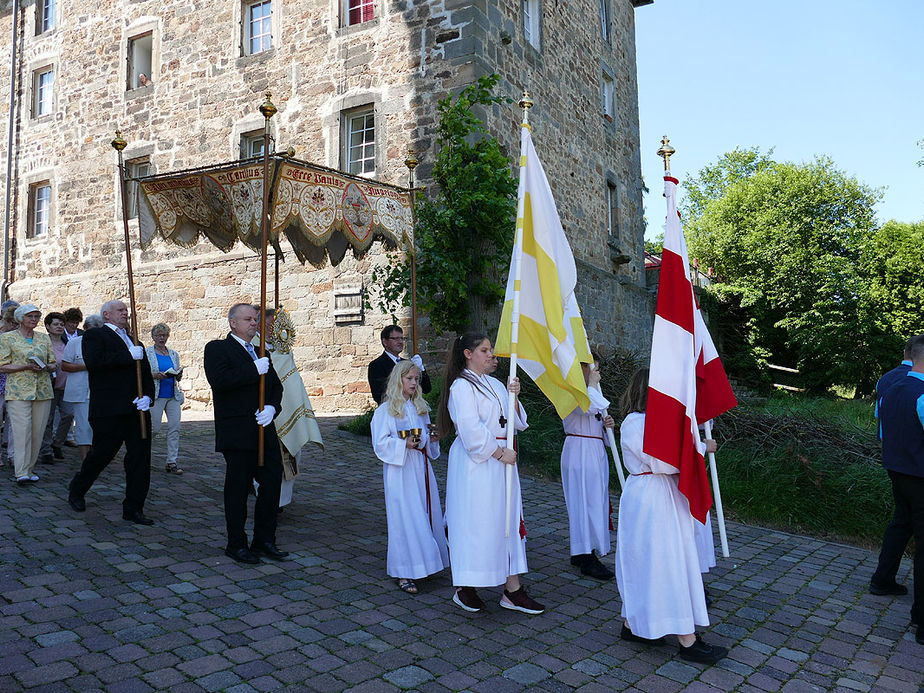 Festgottesdienst zum Kirchweihtag (Foto: Karl-Franz Thiede)